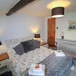 Milldam A Characterful In An Elevated Location Above With Walks From The Door Дом отдыха