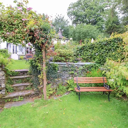 Milldam A Characterful In An Elevated Location Above With Walks From The Door Дом отдыха
