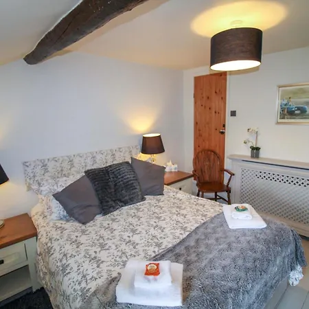 Milldam A Characterful In An Elevated Location Above With Walks From The Door Ferienhaus