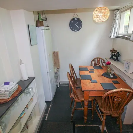 度假居 Milldam A Characterful In An Elevated Location Above With Walks From The Door