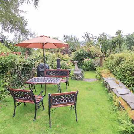 بيت للعطل Milldam A Characterful In An Elevated Location Above With Walks From The Door