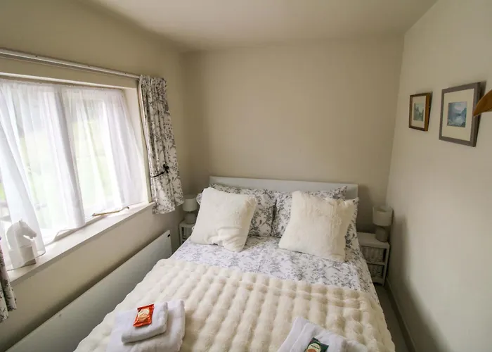 بيت للعطل Milldam A Characterful In An Elevated Location Above With Walks From The Door *