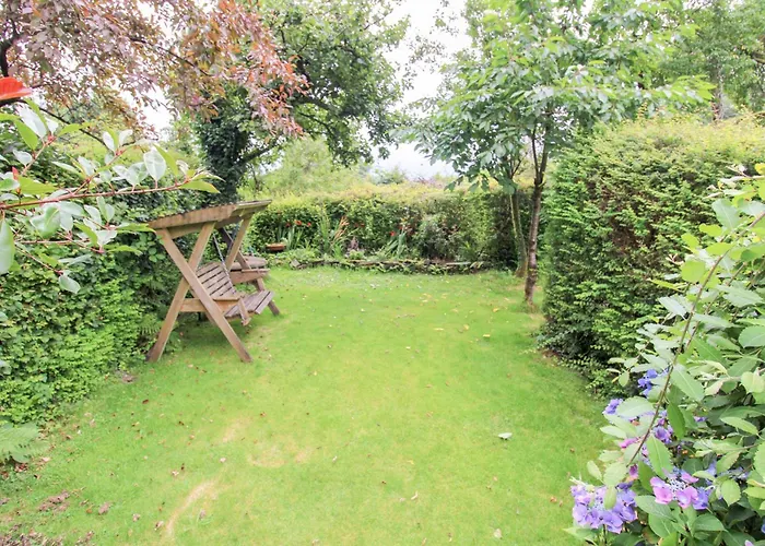 بيت للعطل Milldam A Characterful In An Elevated Location Above With Walks From The Door *