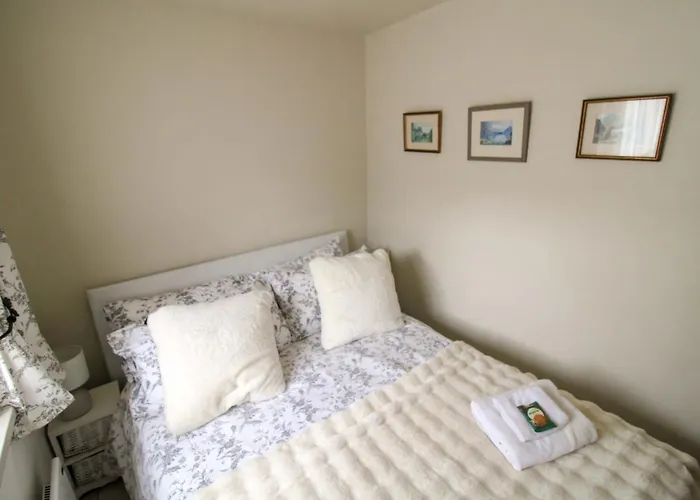 Milldam A Characterful In An Elevated Location Above With Walks From The Door * كونيستون